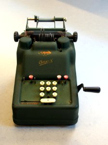 Addo-X_calculator_typewriter_pic1