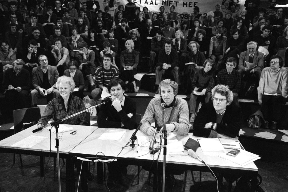 Actieconferentie_Komitee_Kruisraketten_Nee_in_Utrecht_mw_Strikwerda,_Jan_ter_La,_Bestanddeelnr_932-8543