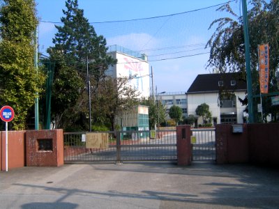 Adachi_yayoi_elem-sch