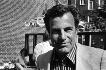 Acteur_Maximilian_Schell_in_een_Brug_te_Ver_,_geeft_persconferentie_in_,_link,_Bestanddeelnr_928-6416