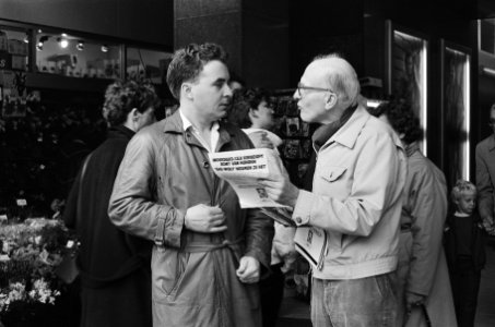 Actie_van_Antibont_Comite_in_32_steden_tegen_verkoop_van_hondenbont_bij_C&A_en_B,_Bestanddeelnr_933-1151