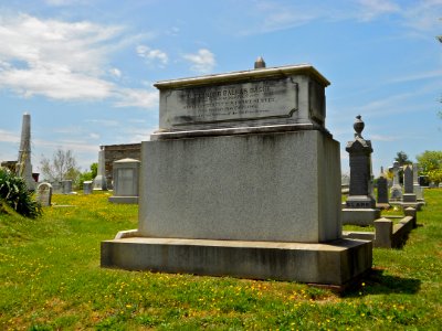 AD_Bache_Tomb_1