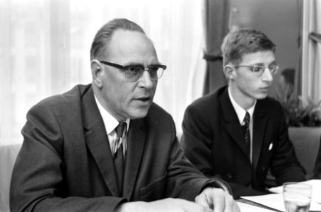 Actie_voor_kraamkliniek_op_West_Java_van_jongerenorganisatie_Ambassade_Geuzenve,_Bestanddeelnr_922-3013