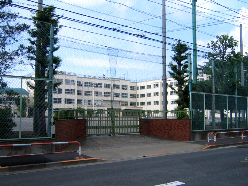 Adachi_hanahatakita_junior_high_school