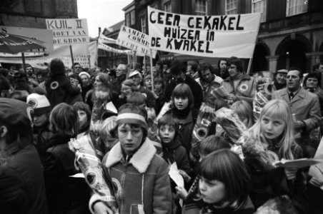 Actiegroep_De_Kwakel_demonstreert_in_verband_met_woonproblemen_in_de_Kwakel,_o,_Bestanddeelnr_929-4824