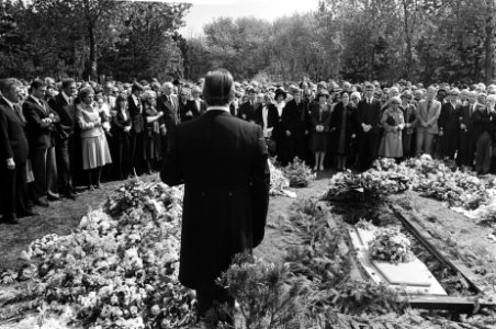 Acteur_Ko_van_Dijk_in_Den_Haag_begraven_overzicht,_Bestanddeelnr_929-7140