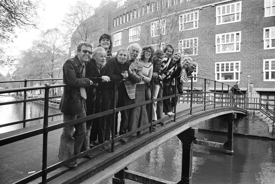 Adèle_Bloemendaal_geeft_persconferentie,_alle_medewerkers_aan_'Citroentje_met_su,_Bestanddeelnr_926-3961