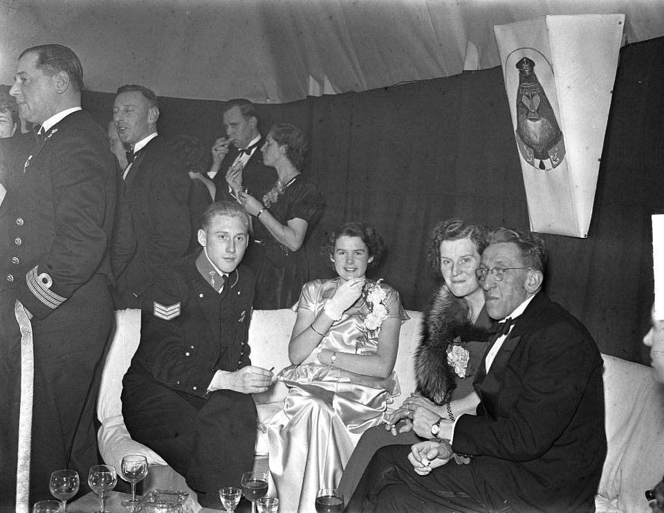 Adelborsten_Assaut_feest_Den_Helder,_Bestanddeelnr_904-3471