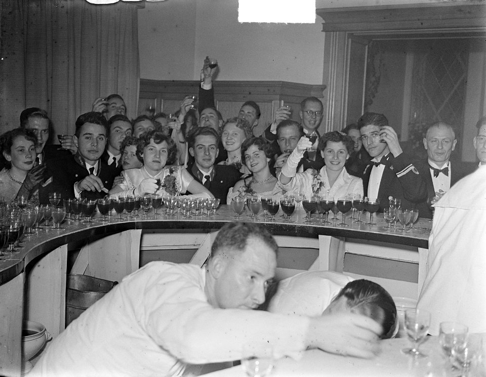 Adelborsten_Assaut_feest_Den_Helder,_Bestanddeelnr_904-3448
