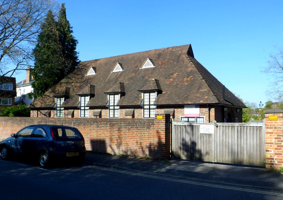 Addison_Hall_(Brethren_Meeting_Room),_Addison_Road,_Guildford_(April_2014,_from_South)