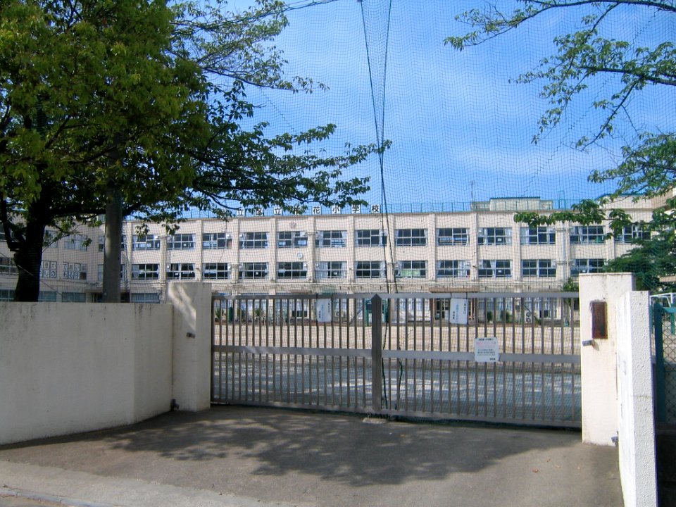 Adachi_ouka_elementary_school