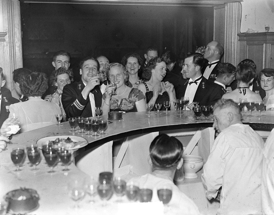 Adelborsten_Assaut_feest_Den_Helder,_Bestanddeelnr_904-3483