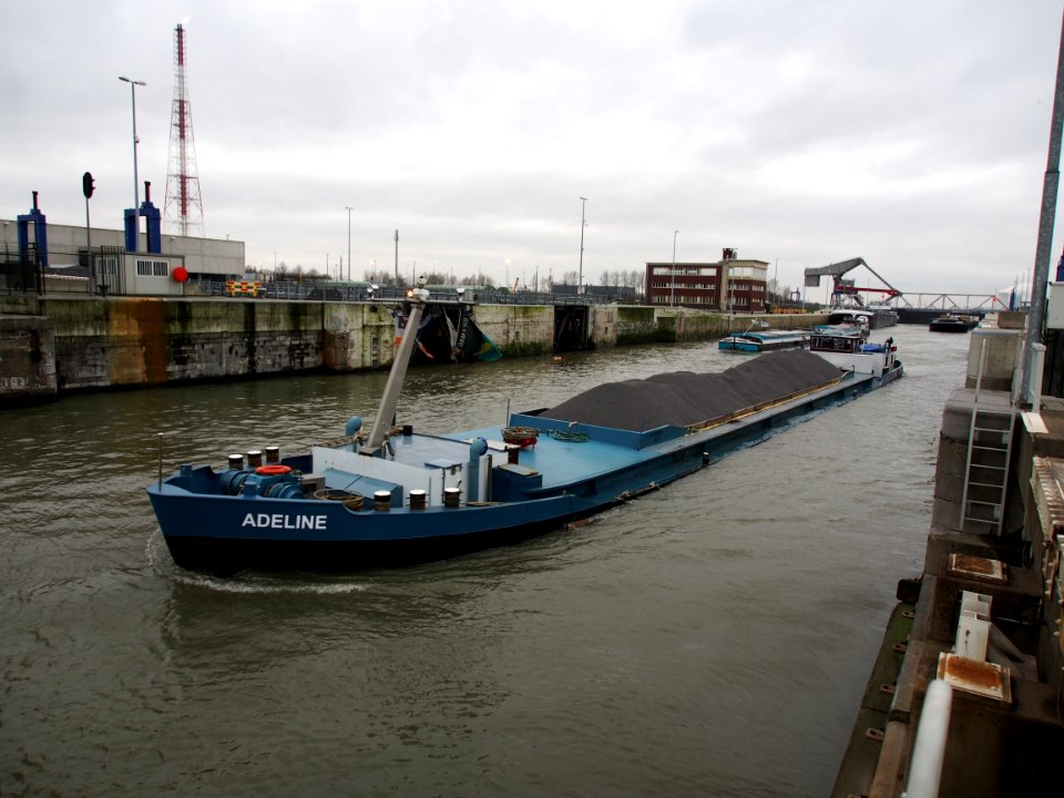 Adeline_(ship,_1955)_ENI_02205599_Van_Cauwelaersluis,_Port_of_Antwerp_pic3