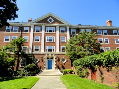 Ada_Louise_Comstock_Hall_-_Harvard_University_-_DSC01418
