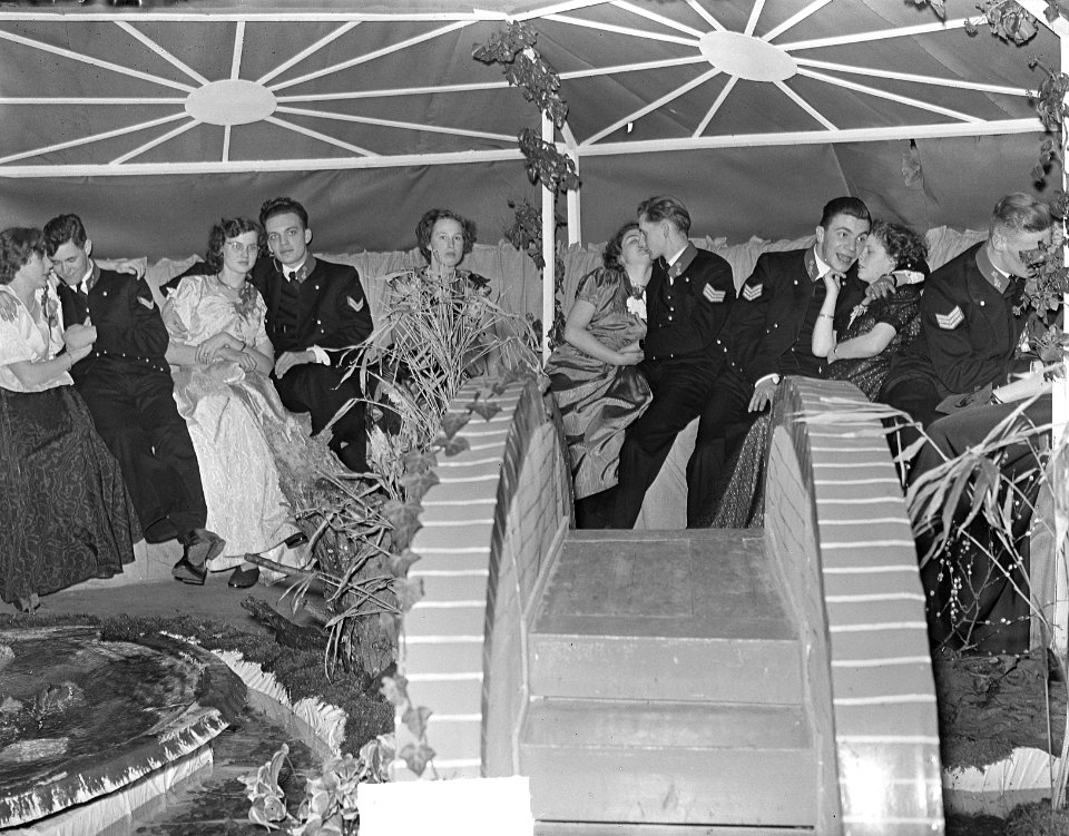 Adelborsten_Assaut_feest_Den_Helder,_Bestanddeelnr_904-3453