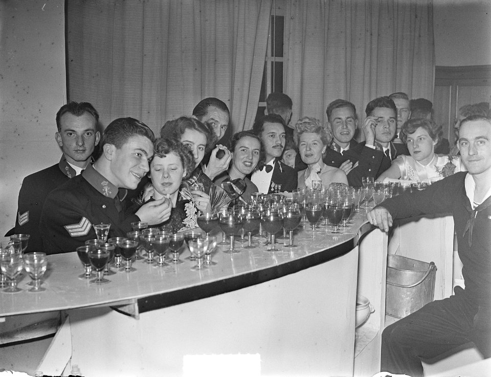 Adelborsten_Assaut_feest_Den_Helder,_Bestanddeelnr_904-3457