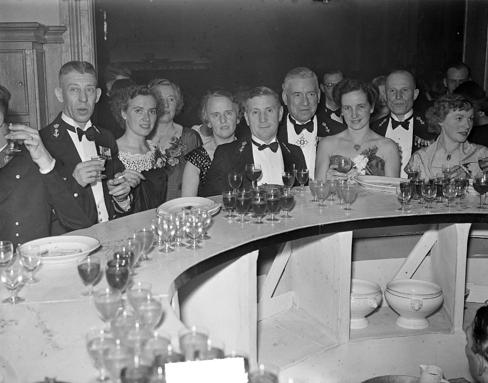 Adelborsten_Assaut_feest_Den_Helder,_Bestanddeelnr_904-3454
