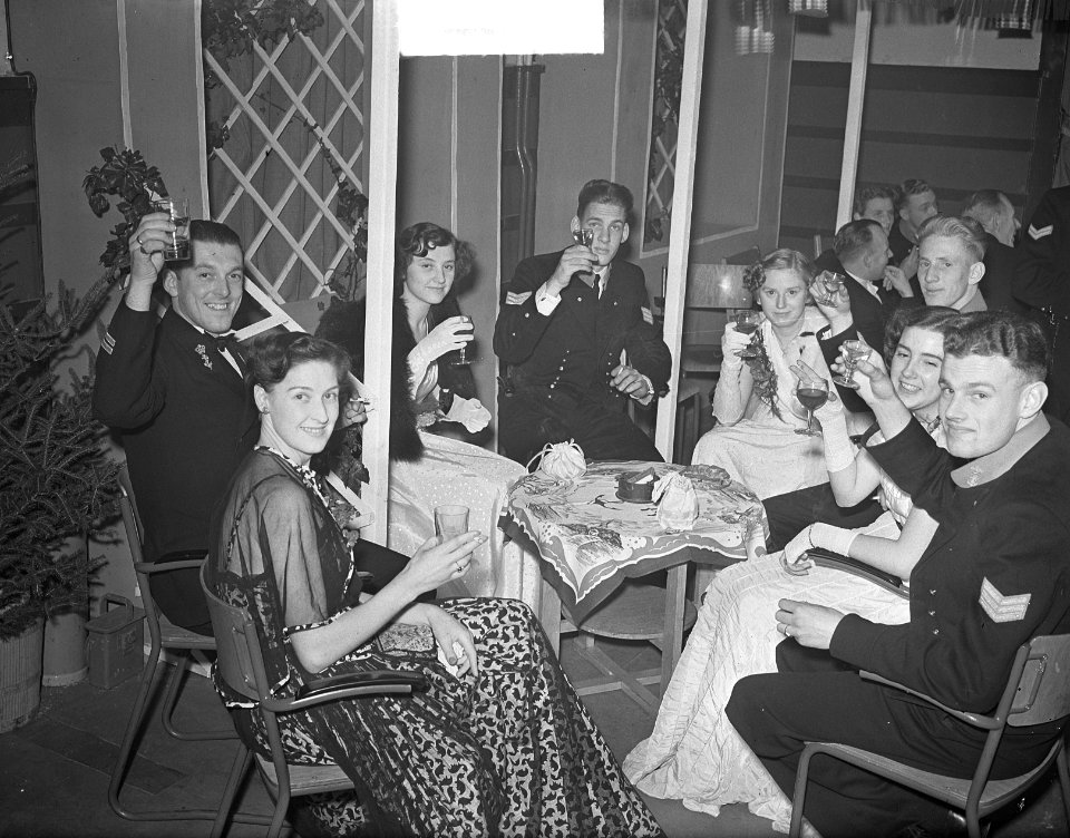 Adelborsten_Assaut_feest_Den_Helder,_Bestanddeelnr_904-3486