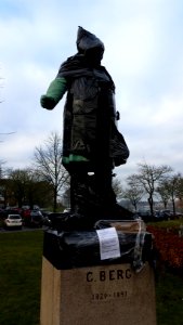 Activism_Sculpture_in_mourning2017_(1)