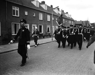 Adelborstenmars_door_Den_Helder,_Bestanddeelnr_909-1824