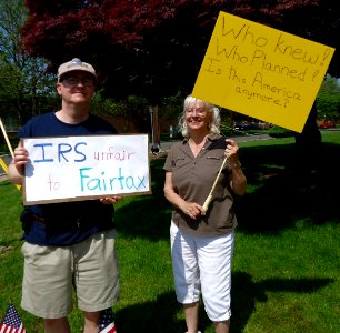 Activists_protesting_IRS_partisanship_in_Mountainside_NJ_May_2013