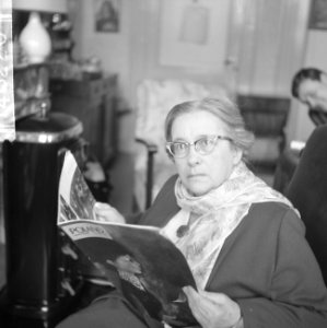 Actrice_Hetty_Beck_wordt_75_jaar,_Bestanddeelnr_914-8220