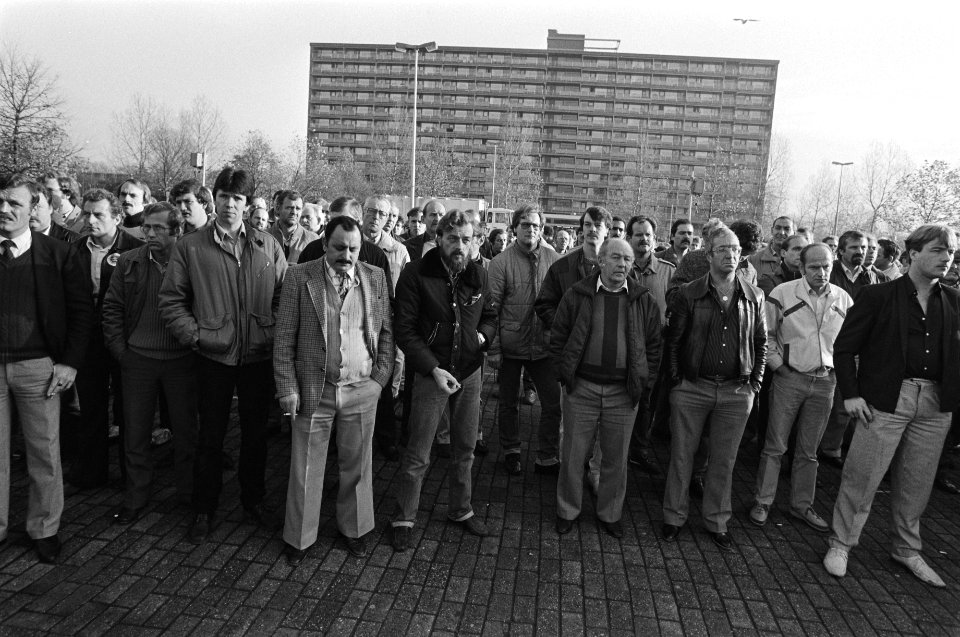 Actieweek_FNV_tegen_het_kabinetsbeleid_24-uursstaking_bij_4_Rotterdamse_graanove,_Bestanddeelnr_933-1530