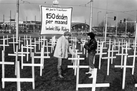 Acties,_verkeersveiligheid,_spandoeken,_Bestanddeelnr_932-4903