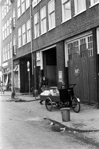 Actiegroepen en bewoners Lastageweg (Nieuwmarktbuurt) bereiden zich voor op sloo, Bestanddeelnr 927-8576