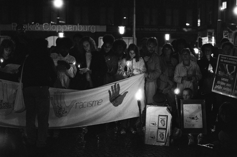 Actieweek jongeren tegen racisme nachtwake op de Dam voor Kerwin Duynmeier, Bestanddeelnr 933-4023