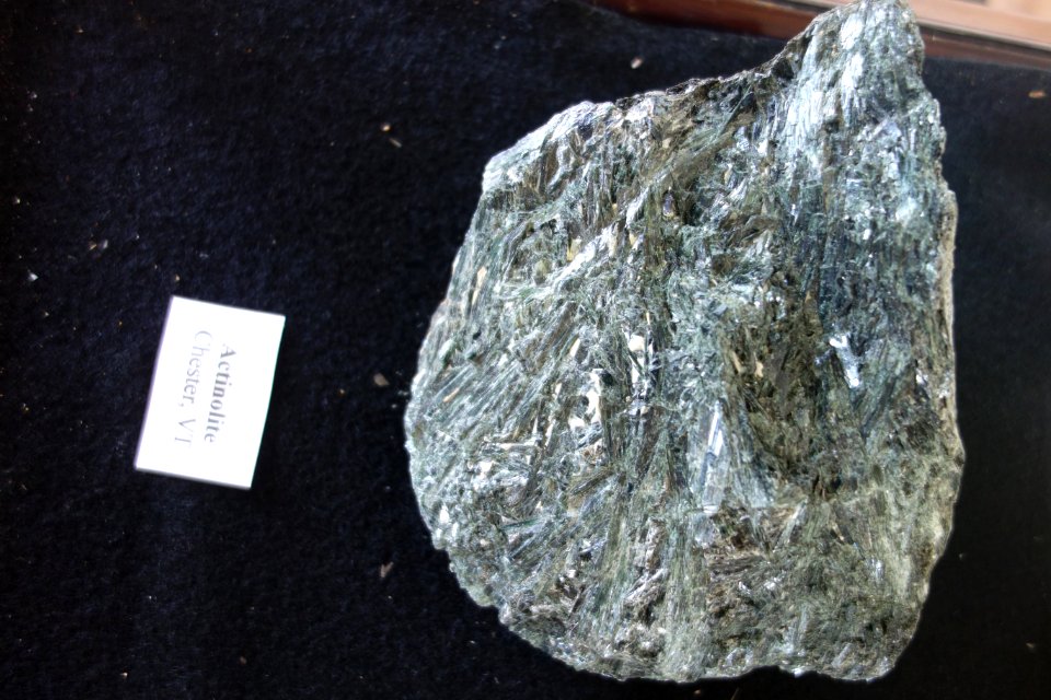 Actinolite from Chester, VT - Southern Vermont Natural History Museum - DSC08495