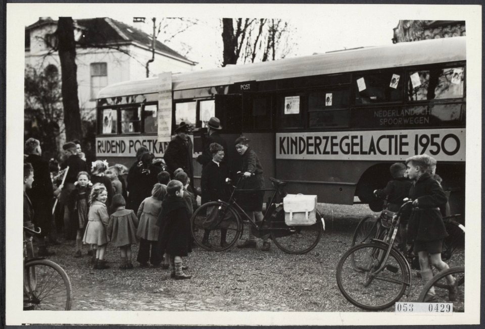 Acties, kinderen, postzegels, autobussen, Voor het Kind, Bestanddeelnr 053-0429