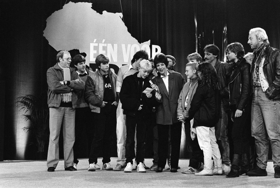 Actie Een voor Afrika gisteravond beeindigd met een stand van over de 50mil g, Bestanddeelnr 933-1636