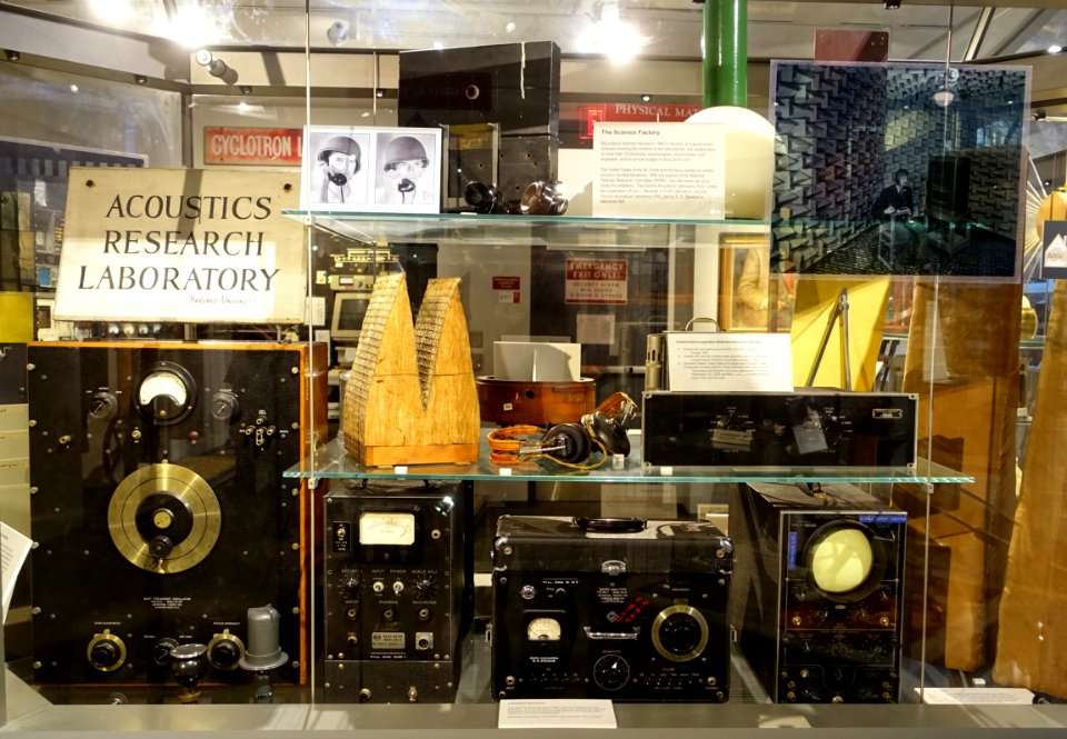 Acoustics Research Laboratory display - Putnam Gallery - Harvard University - DSC08086