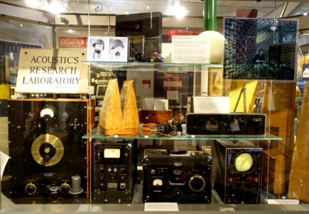 Acoustics Research Laboratory display - Putnam Gallery - Harvard University - DSC08086