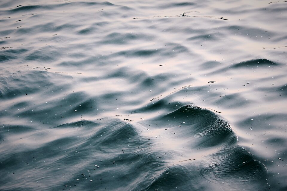 Waves the scenery be quiet