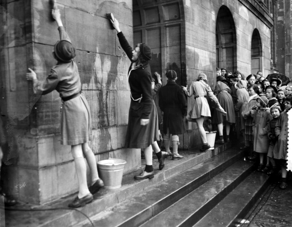Actie Heitje voor een Karweitje schoonmaak Paleis, Bestanddeelnr 907-6760