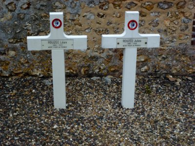 Aclou (Eure, Fr) tombes de guerre