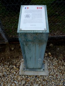 Aclou (Eure, Fr) stèle memorial de guerre