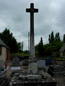 Aclou (Eure, Fr) croix de cimetière