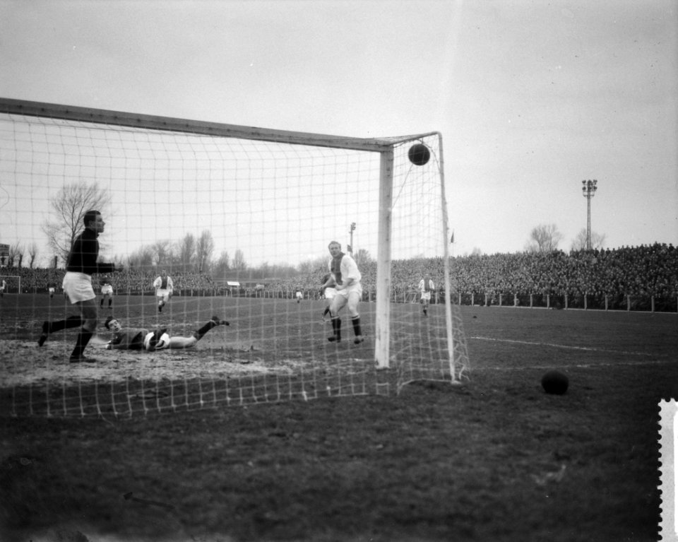 ADO tegen Ajax, Bestanddeelnr 910-0577