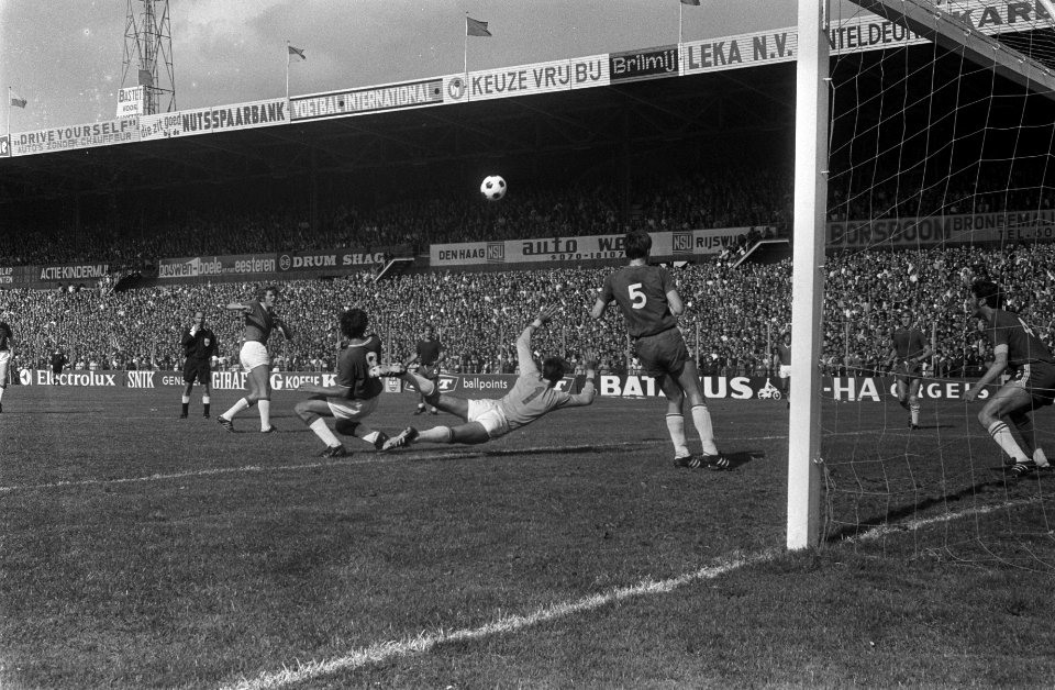 Ado tegen Ajax 1-0, Bestanddeelnr 923-8228