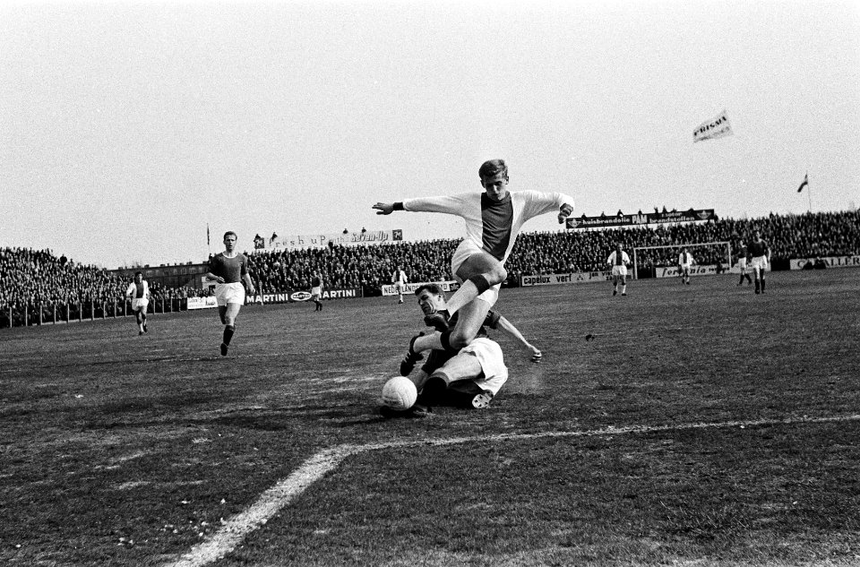 ADO tegen Ajax 2-2 Keizer passeert Kleindijk van ADO, Bestanddeelnr 915-0426