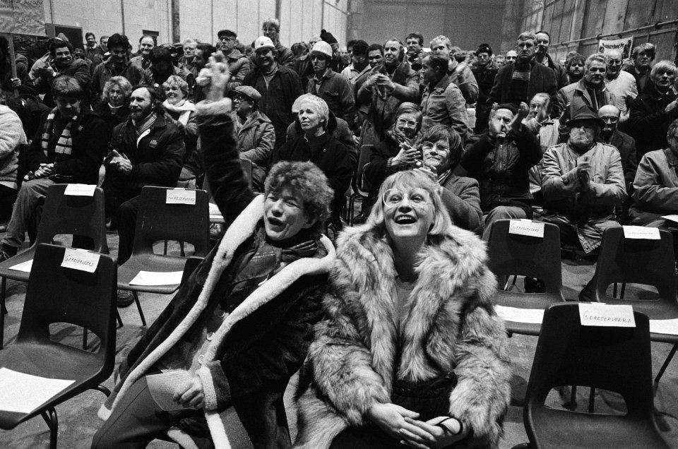ADM-manifestatie voor het behoud van de werf ADM-vrouwen tijdens de manifestatie, Bestanddeelnr 933-1987