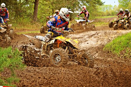 Mud race cross