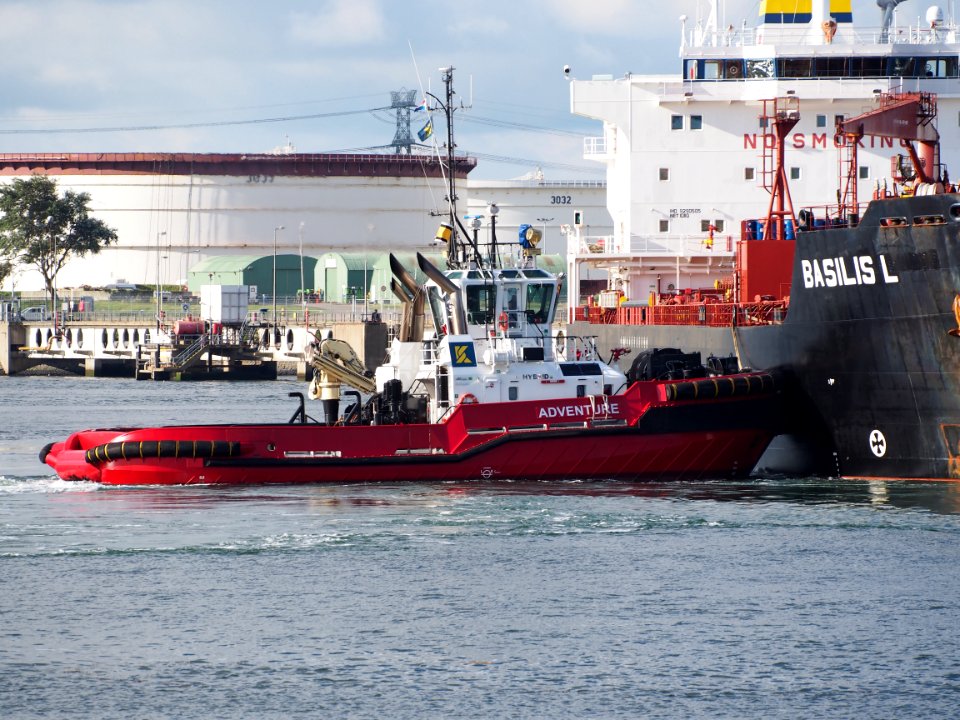 Adventure (tugboat, 2014) IMO 9668025 Calandkanaal pic2