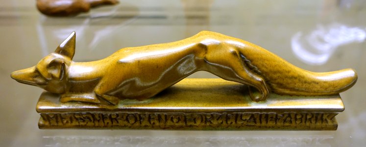 Advertising fox, Meissner Ofen-u. Porzellanfabrik, vorm. Carl Teichert, Meissen, c. 1930 - Keramik-Museum Berlin - DSC04185