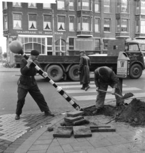 Afbraak knipperbollen in Rotterdam, Bestanddeelnr 913-1239