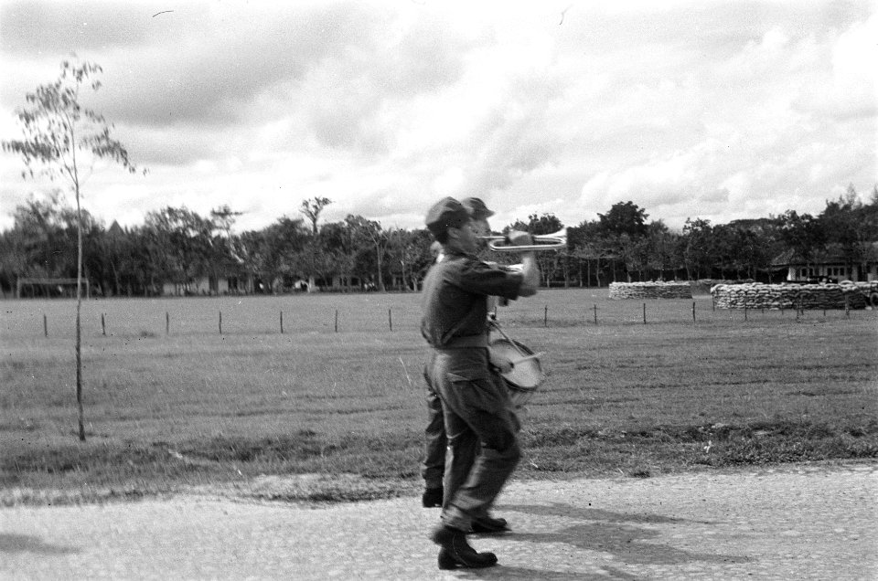 Afdeling Veld Artillerie KNIL. Trompetter en een tamboer, Bestanddeelnr 5956
