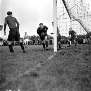 AFC-doelman in actie, Bestanddeelnr 902-4524